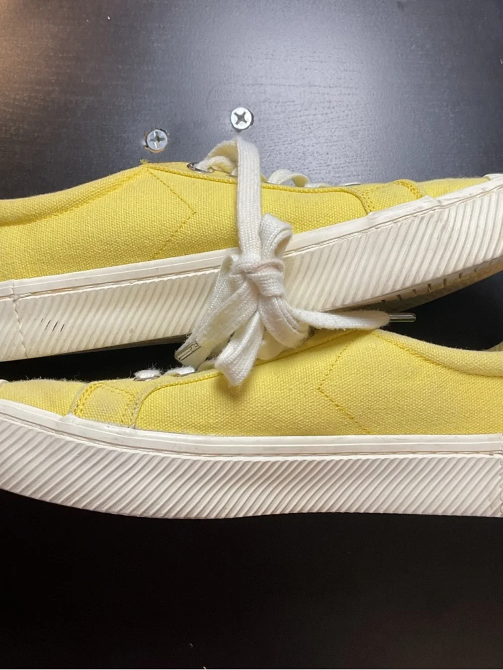 Cariuma OCA Low Top Sneakers Yellow Canvas Women’s Size 7 Casual Comfortable - Picture 8 of 11